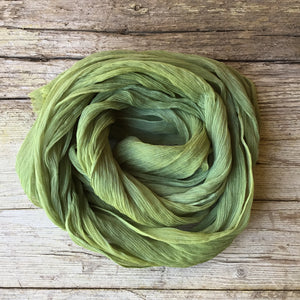 Lazo arrugado de seda verde