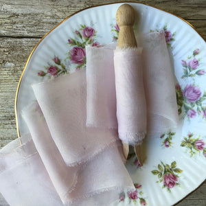 Lazos de gasa de seda, Rosa: rosa, medio y muy pálido 