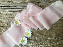 Cargar imagen en el visor de la galería, Lazos de seda rosa palo