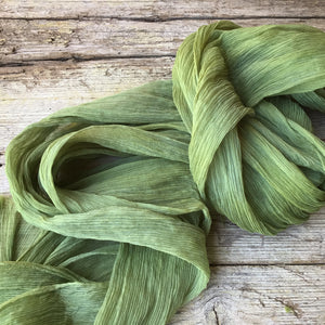 Lazo arrugado de seda verde