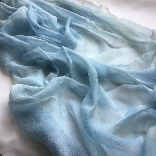 Camino de mesa Azul de gasa de seda 