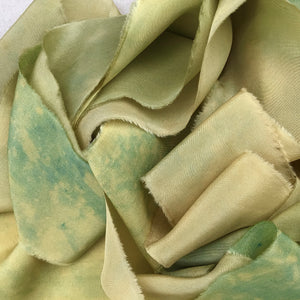 Lazo de seda verde amarillo metalizado