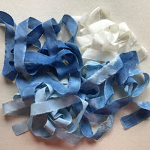 Load image into Gallery viewer, Set of 4 narrow ribbons ~ Blue, Ivory &amp; White