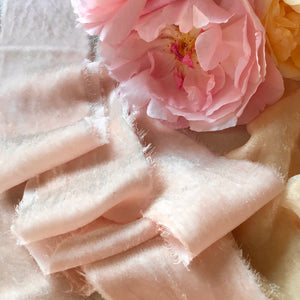 Lazo de terciopelo de seda rosa pálido