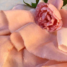 Cargar imagen en el visor de la galería, Lazos de seda rosa palo 