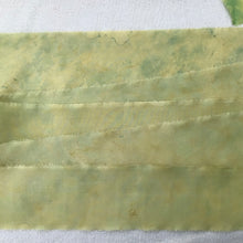Cargar imagen en el visor de la galería, Lazo de seda verde amarillo metalizado