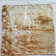 Cargar imagen en el visor de la galería, REBAJADO Pañuelos Pequeños de seda, color metal oxidado  ~ Pañuelos de bolsillo